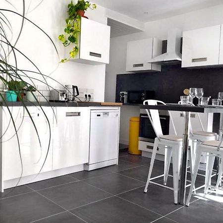 Beautifully Bright Apartment In Old Town Saint-Tropez Exterior photo