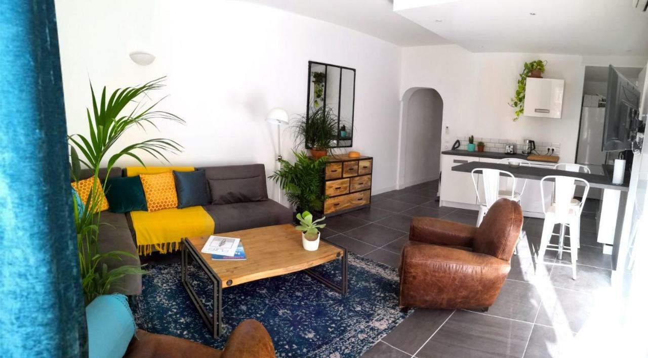 Beautifully Bright Apartment In Old Town Saint-Tropez Exterior photo